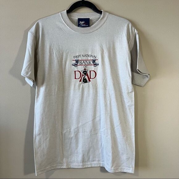 ✨ Vintage M&C Sports First National Bank of Dad Embroidered Shirt Medium - Picture 1 of 6